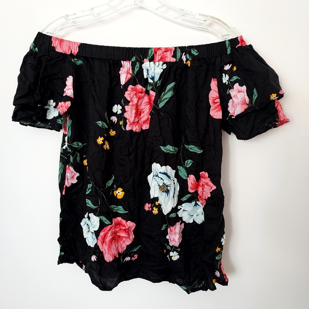 Old Navy Black Modal Boho floral cold shoulder peasant top Medium Spring Girly